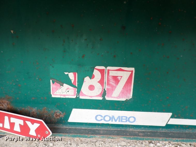 image for item DJ0078 1991 Utility FS2CHAE287 flatbed trailer