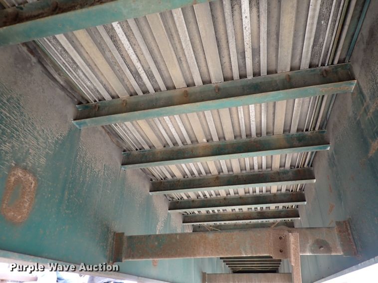 image for item DJ0078 1991 Utility FS2CHAE287 flatbed trailer