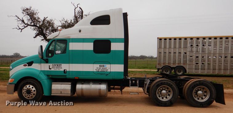 image for item DJ0763 2010 Peterbilt 387  semi truck