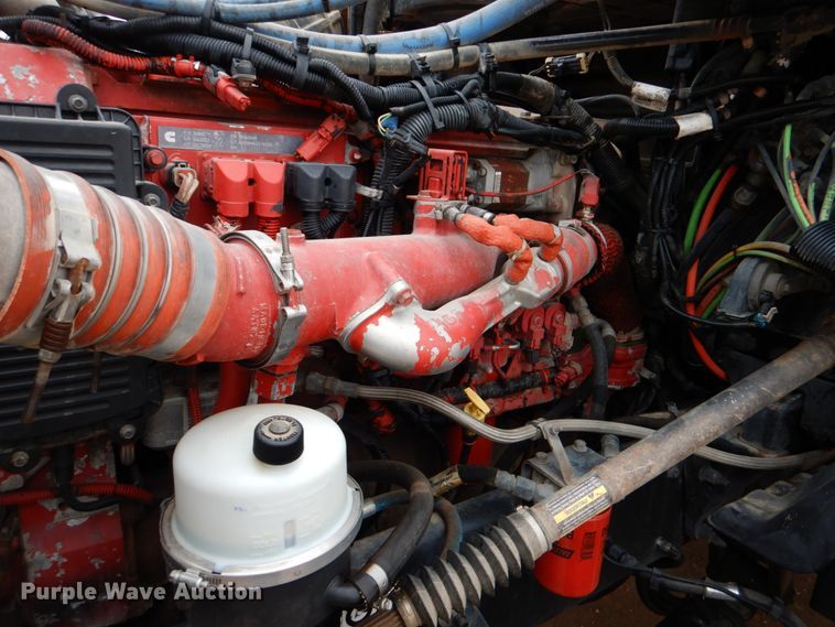 image for item DJ0763 2010 Peterbilt 387  semi truck