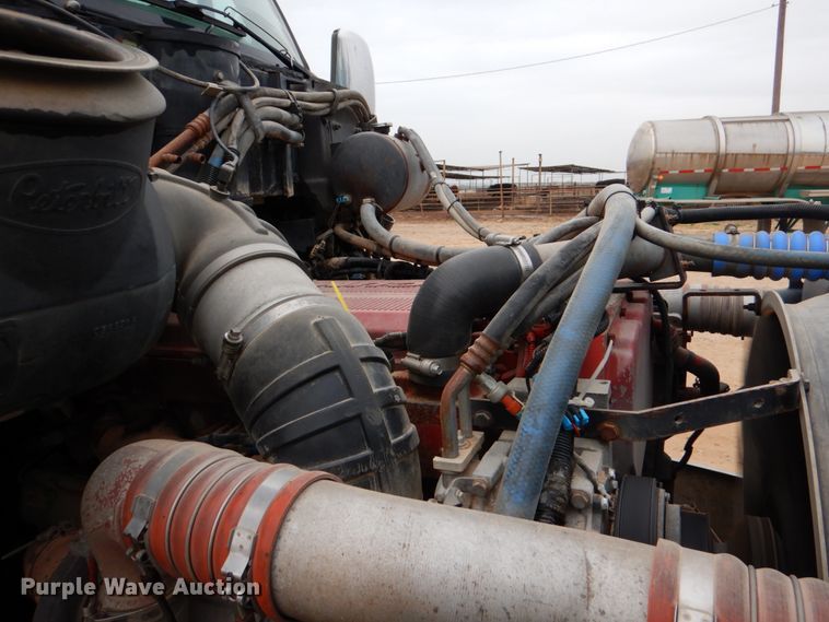 image for item DJ0763 2010 Peterbilt 387  semi truck