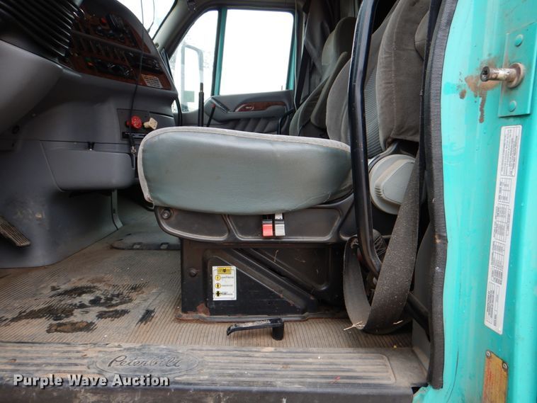 image for item DJ0763 2010 Peterbilt 387  semi truck