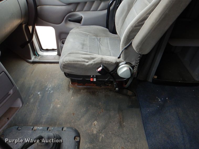 image for item DJ0763 2010 Peterbilt 387  semi truck