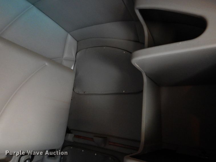 image for item DJ0763 2010 Peterbilt 387  semi truck