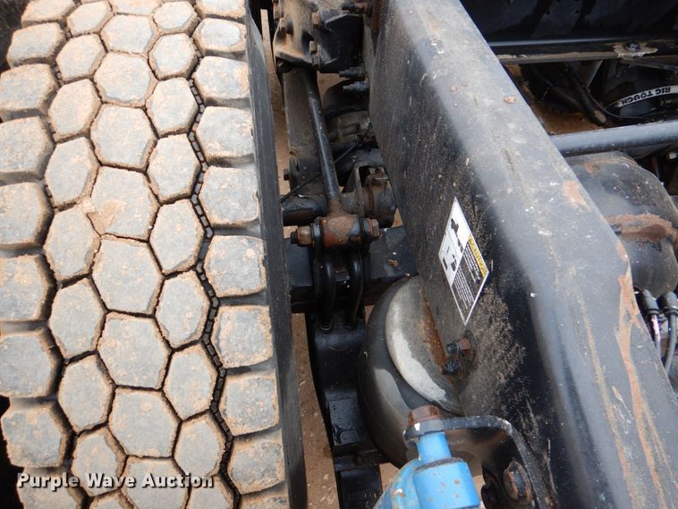 image for item DJ0763 2010 Peterbilt 387  semi truck