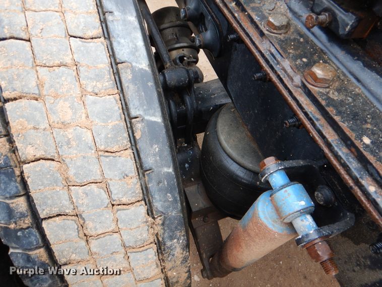 image for item DJ0763 2010 Peterbilt 387  semi truck