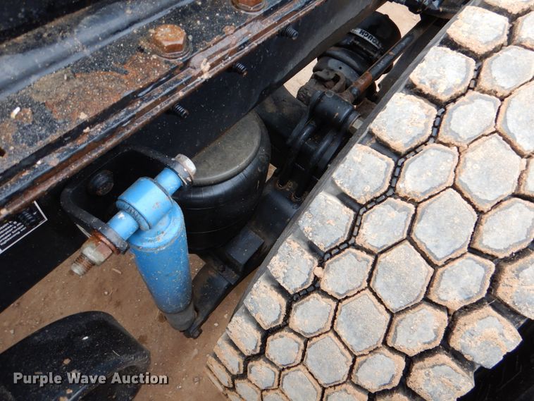 image for item DJ0763 2010 Peterbilt 387  semi truck