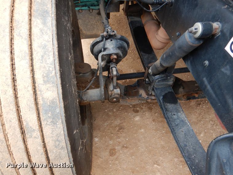 image for item DJ0763 2010 Peterbilt 387  semi truck