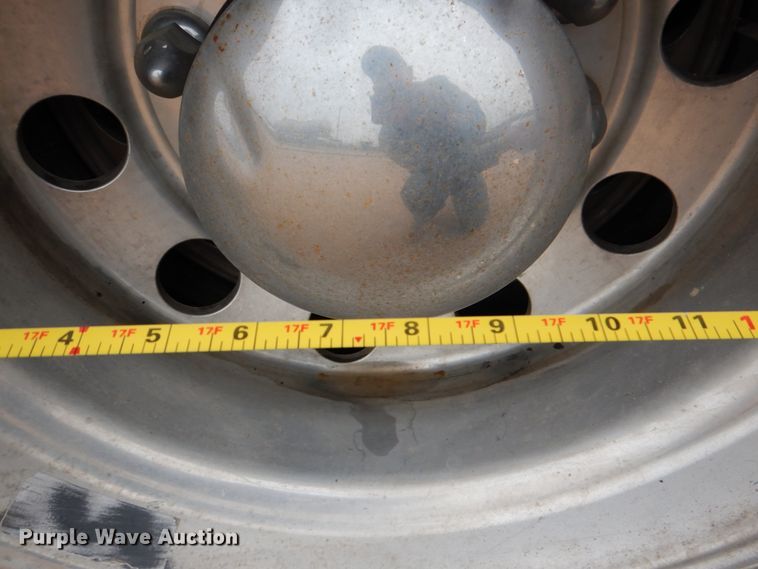 image for item DJ0763 2010 Peterbilt 387  semi truck