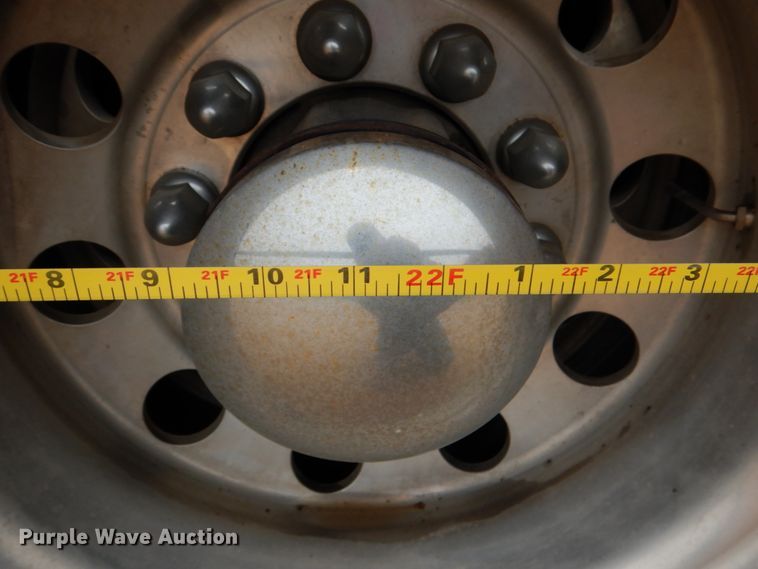 image for item DJ0763 2010 Peterbilt 387  semi truck