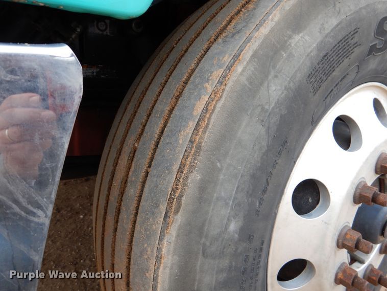 image for item DJ0763 2010 Peterbilt 387  semi truck