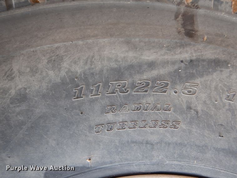 image for item DJ0763 2010 Peterbilt 387  semi truck