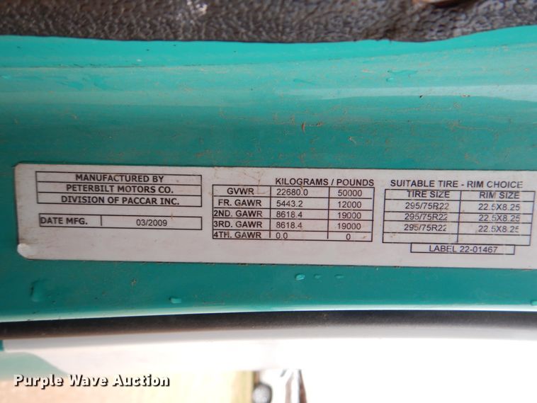 image for item DJ0763 2010 Peterbilt 387  semi truck