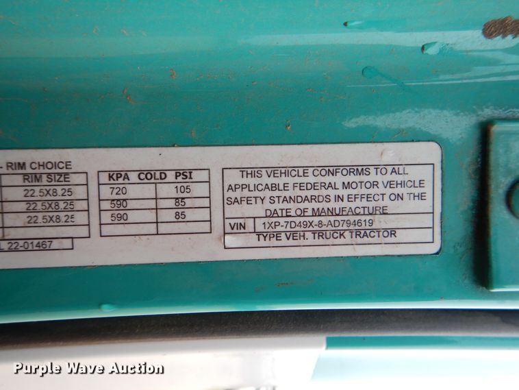 image for item DJ0763 2010 Peterbilt 387  semi truck