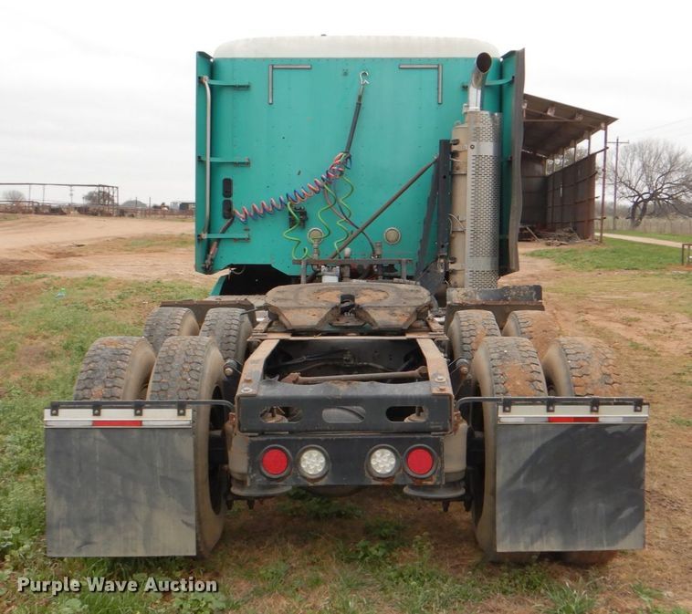 image for item DJ0765 2008 Freightliner Columbia  semi truck