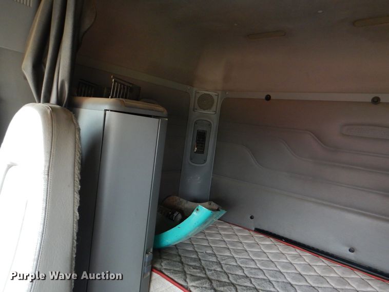 image for item DJ0765 2008 Freightliner Columbia  semi truck