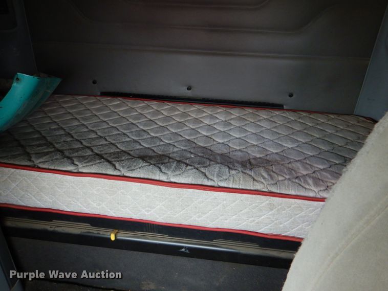 image for item DJ0765 2008 Freightliner Columbia  semi truck