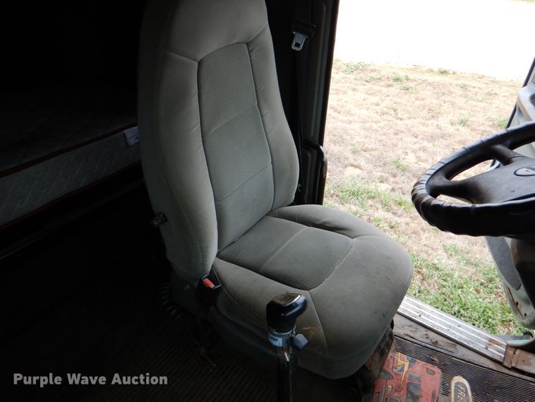 image for item DJ0765 2008 Freightliner Columbia  semi truck