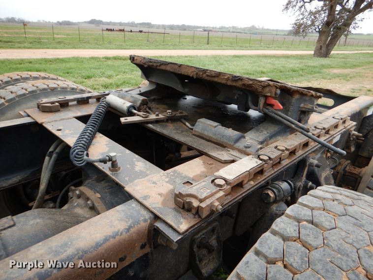 image for item DJ0765 2008 Freightliner Columbia  semi truck