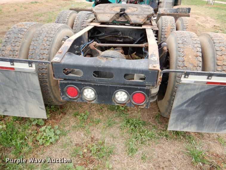 image for item DJ0765 2008 Freightliner Columbia  semi truck