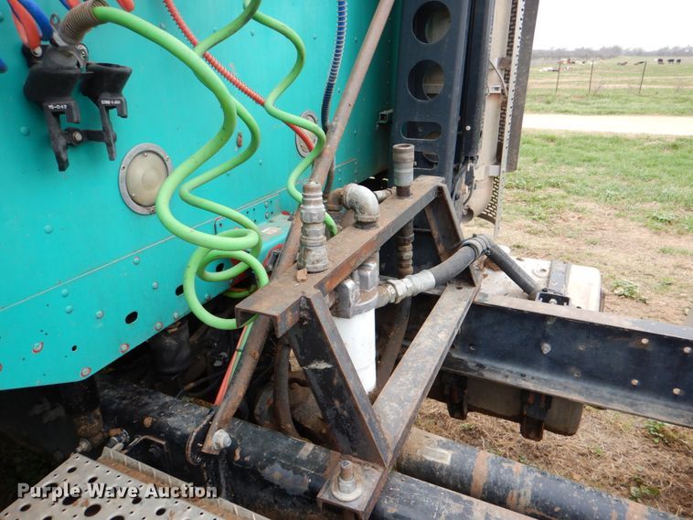 image for item DJ0765 2008 Freightliner Columbia  semi truck