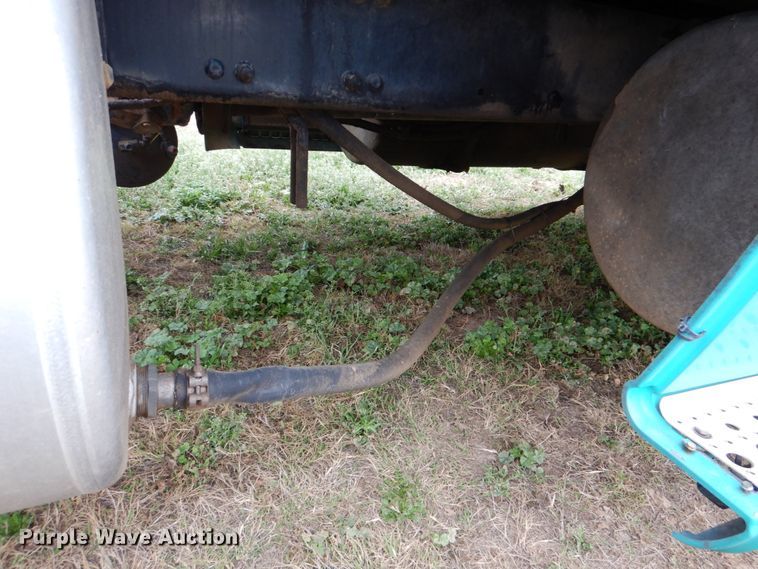 image for item DJ0765 2008 Freightliner Columbia  semi truck