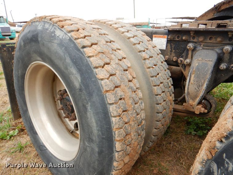 image for item DJ0765 2008 Freightliner Columbia  semi truck