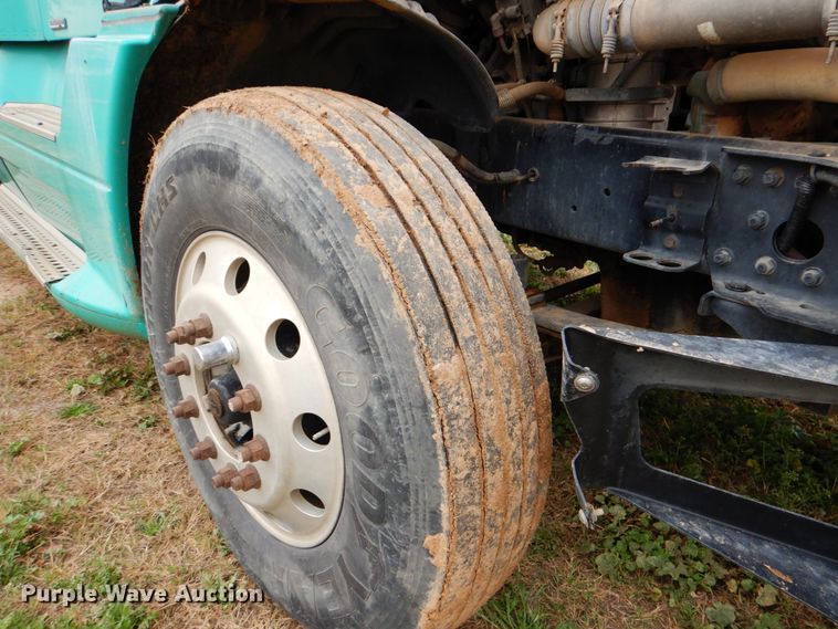 image for item DJ0765 2008 Freightliner Columbia  semi truck