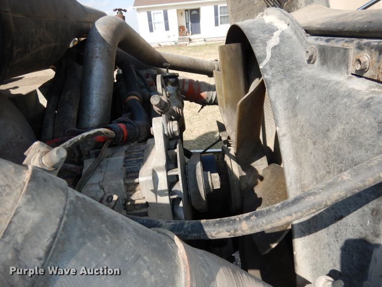 image for item DJ2896 2000 International 9200i  semi truck