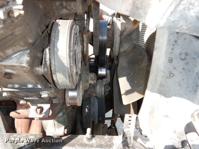 image for item DJ2896 2000 International 9200i  semi truck