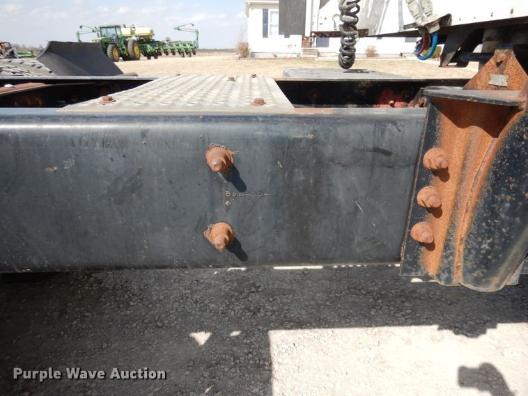 image for item DJ2896 2000 International 9200i  semi truck