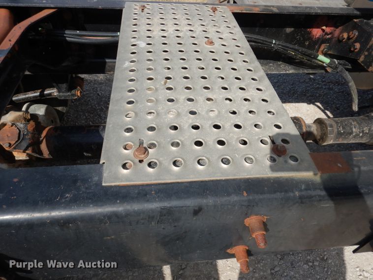 image for item DJ2896 2000 International 9200i  semi truck