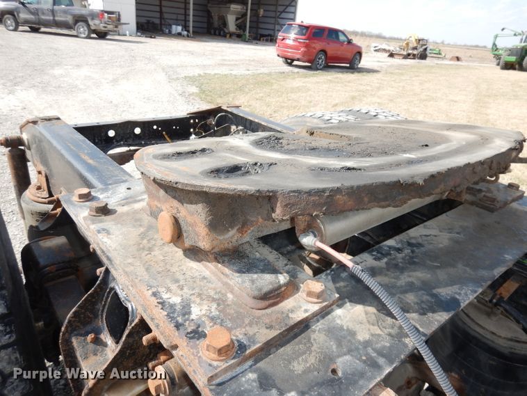 image for item DJ2896 2000 International 9200i  semi truck