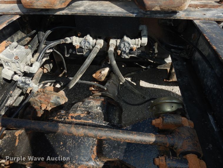 image for item DJ2896 2000 International 9200i  semi truck