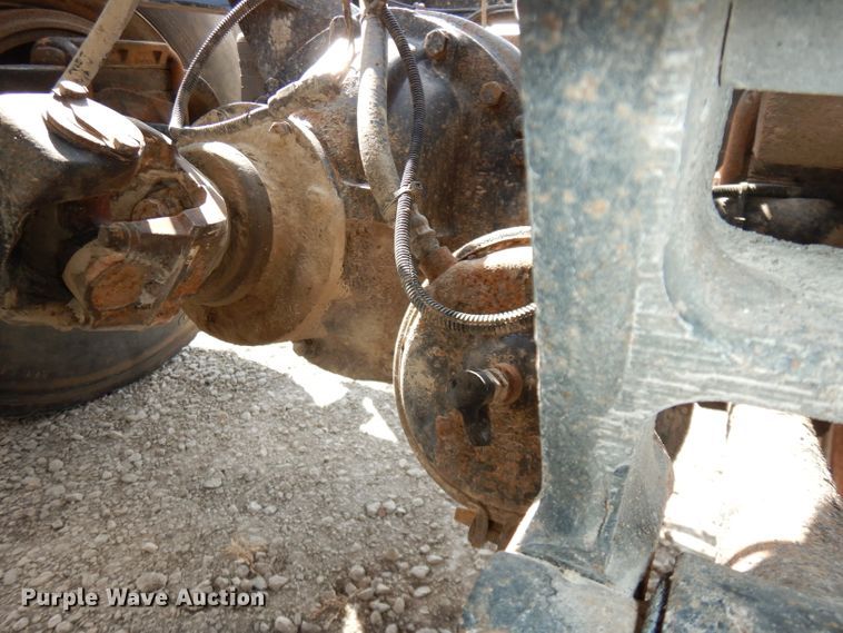 image for item DJ2896 2000 International 9200i  semi truck