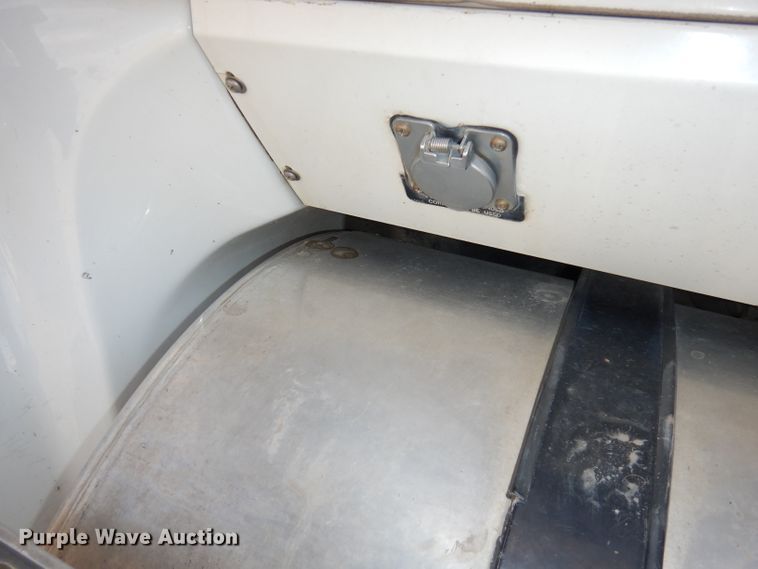 image for item DJ2896 2000 International 9200i  semi truck