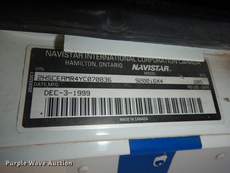 image for item DJ2896 2000 International 9200i  semi truck