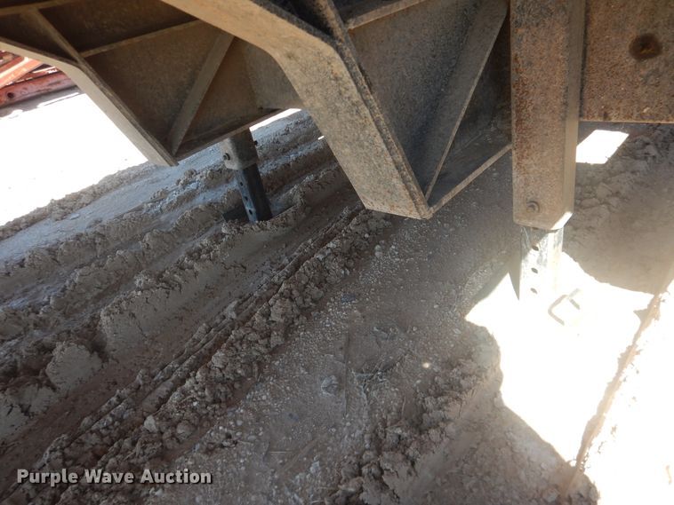 image for item DJ4961 2005 Nuttall drop deck oilfield trailer