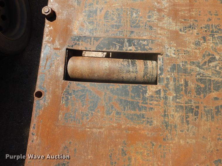 image for item DJ4961 2005 Nuttall drop deck oilfield trailer