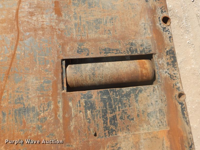 image for item DJ4961 2005 Nuttall drop deck oilfield trailer