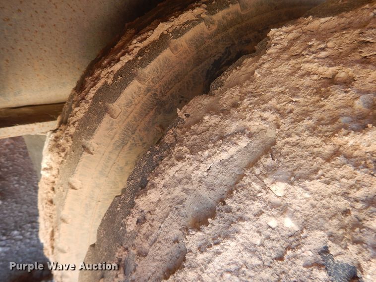 image for item DJ4961 2005 Nuttall drop deck oilfield trailer