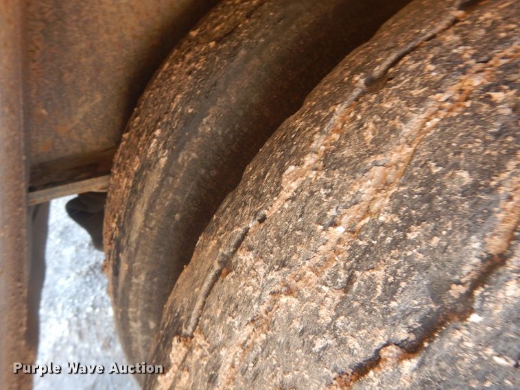 image for item DJ4961 2005 Nuttall drop deck oilfield trailer