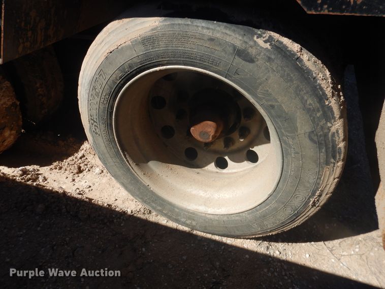 image for item DJ4961 2005 Nuttall drop deck oilfield trailer