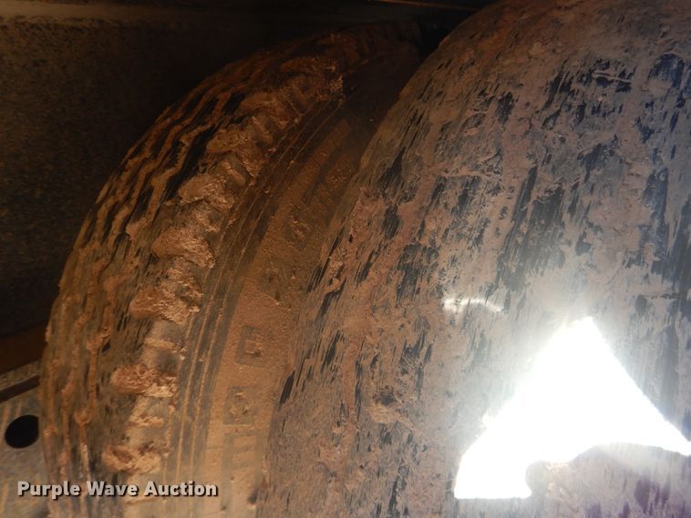 image for item DJ4961 2005 Nuttall drop deck oilfield trailer