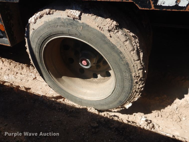 image for item DJ4961 2005 Nuttall drop deck oilfield trailer