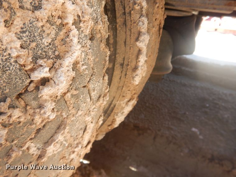 image for item DJ4961 2005 Nuttall drop deck oilfield trailer