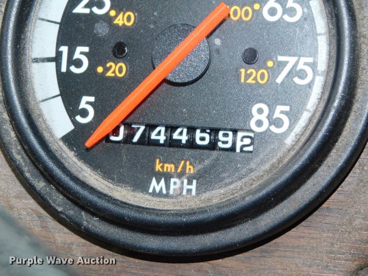 image for item DJ5966 1995 Freightliner FLD 120  semi truck