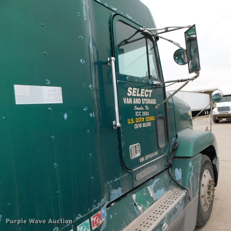 image for item DJ5966 1995 Freightliner FLD 120  semi truck