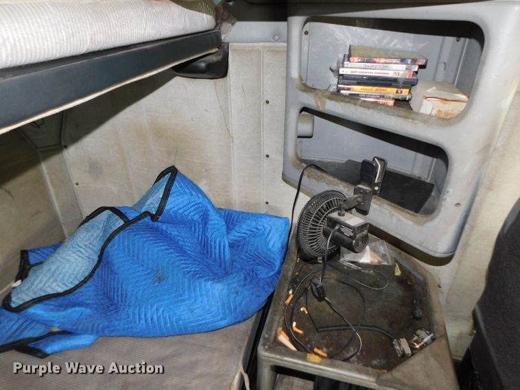 image for item DJ5966 1995 Freightliner FLD 120  semi truck