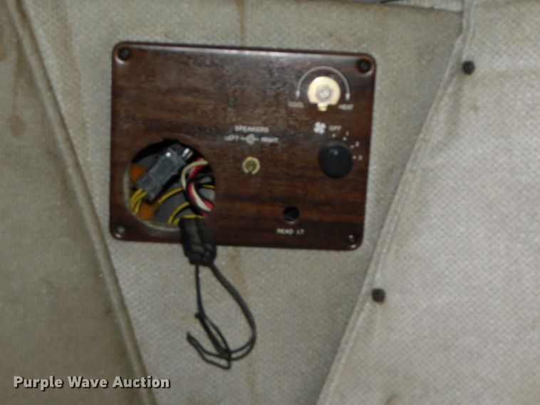 image for item DJ5966 1995 Freightliner FLD 120  semi truck